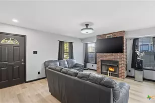 431 N Milam St, Seguin, TX 78155 - Photo 5