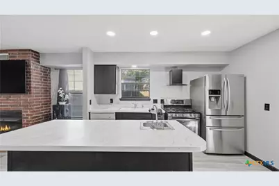 431 N Milam Street, Seguin, TX 78155 - Photo 7