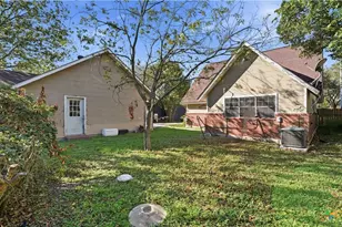 431 N Milam St, Seguin, TX 78155 - Photo 21