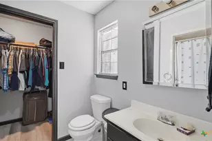 431 N Milam St, Seguin, TX 78155 - Photo 11