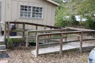 233 Indiana St, Bloomington, TX 77951 - Photo 11