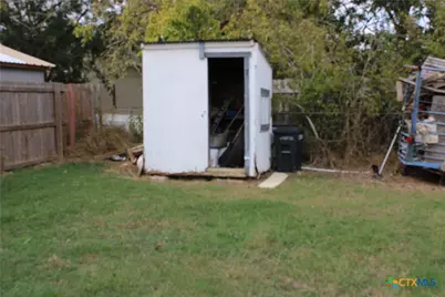 233 Indiana Street, Bloomington, TX 77951 - Photo 15