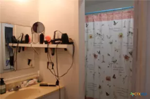 233 Indiana St, Bloomington, TX 77951 - Photo 7