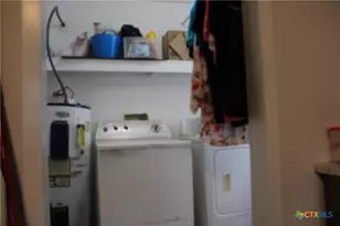 233 Indiana St, Bloomington, TX 77951 - Photo 9