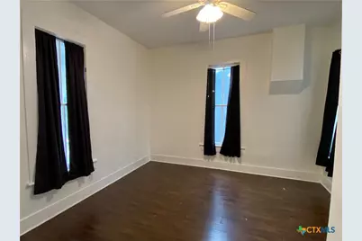 403 E Elm Street, Seguin, TX 78155 - Photo 9