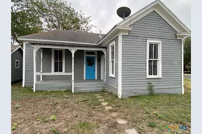 403 E Elm Street, Seguin, TX 78155 - Photo 1