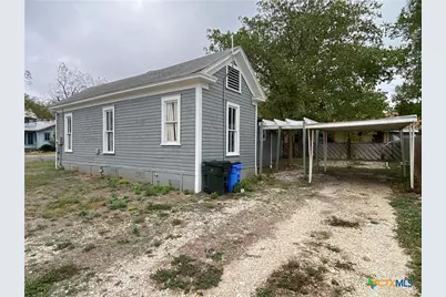 403 E Elm Street, Seguin, TX 78155 - Photo 3