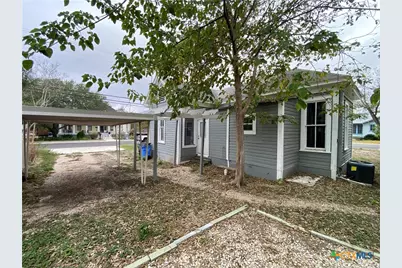 403 E Elm Street, Seguin, TX 78155 - Photo 13