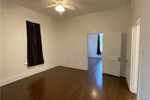 403 E Elm St, Seguin, TX 78155 - Photo 7