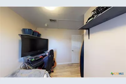 612 McCormick Drive, Victoria, TX 77904 - Photo 9