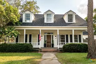 509 Hanover St, Edna, TX 77957 - Photo 1