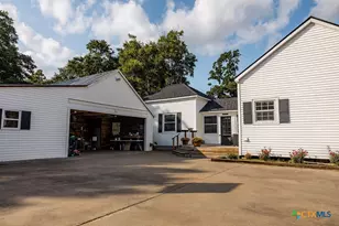 509 Hanover St, Edna, TX 77957 - Photo 39