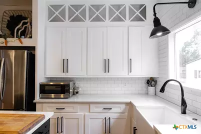 509 Hanover Street, Edna, TX 77957 - Photo 17