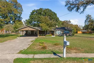 163 Lakeside Dr, Seguin, TX 78155 - Photo 3