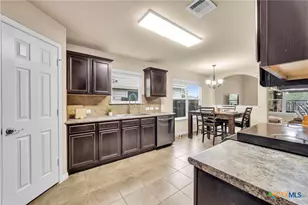 945 Lauren St, New Braunfels, TX 78130 - Photo 11