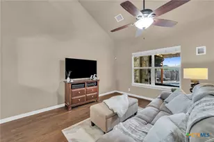 945 Lauren St, New Braunfels, TX 78130 - Photo 7