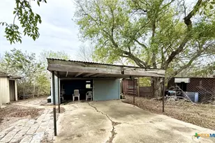 218 Lasalle Rd, Inez, TX 77968 - Photo 7