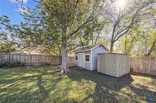 1213 N Main St, Temple, TX 76501 - Photo 33