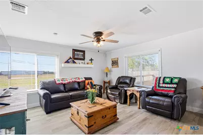 201 Pheasant Drive, Victoria, TX 77905 - Photo 9