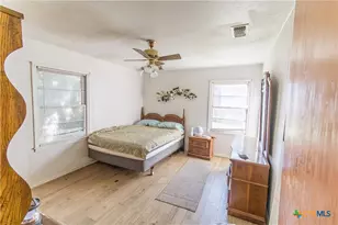 708 S 32nd St, Temple, TX 76501 - Photo 17