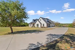 1250 E Creekview Dr, Salado, TX 76571 - Photo 1