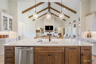 1250 E Creekview Dr, Salado, TX 76571 - Photo 11