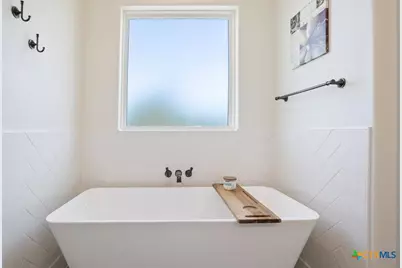 1250 E Creekview Drive, Salado, TX 76571 - Photo 29