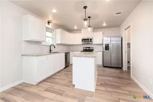 2558 Cowgirl Trl, Belton, TX 76513 - Photo 9