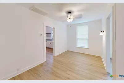 710 W Avenue D, Belton, TX 76513 - Photo 5