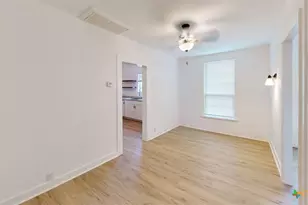 710 W Avenue D, Belton, TX 76513 - Photo 5