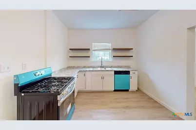 710 W Avenue D, Belton, TX 76513 - Photo 7