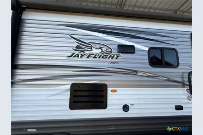 1012 W Broadway Avenue, Seadrift, TX 77983 - Photo 17