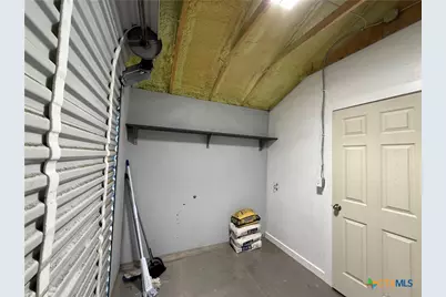 1012 W Broadway Avenue, Seadrift, TX 77983 - Photo 15