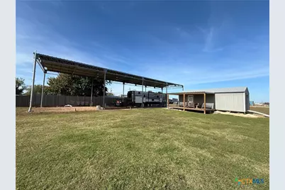 1012 W Broadway Avenue, Seadrift, TX 77983 - Photo 5