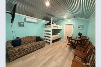 1012 W Broadway Avenue, Seadrift, TX 77983 - Photo 11