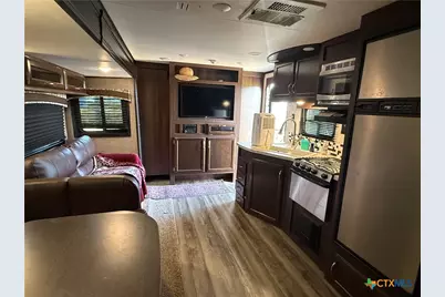 1012 W Broadway Avenue, Seadrift, TX 77983 - Photo 19