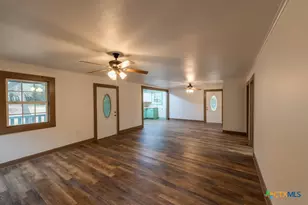 4623 Co Rd 444, Waelder, TX 78959 - Photo 13