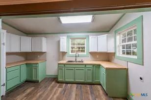 4623 Co Rd 444, Waelder, TX 78959 - Photo 9