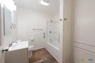 4623 Co Rd 444, Waelder, TX 78959 - Photo 19