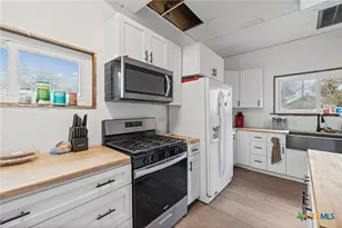 217 N 5th St, Lott, TX 76656 - Photo 11