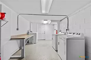 527 W San Antonio St, San Marcos, TX 78666 - Photo 15