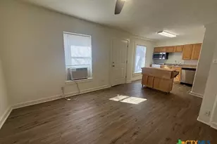 527 W San Antonio St, San Marcos, TX 78666 - Photo 7