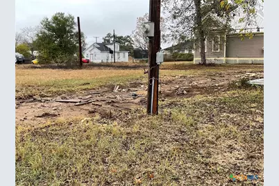 310 Stockdale Street, Cuero, TX 77954 - Photo 11