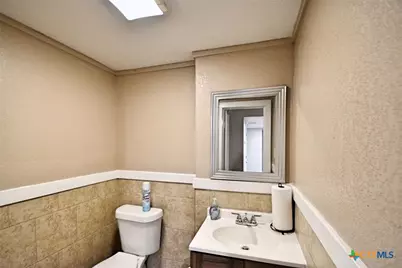 1111 N Walnut Avenue #307, New Braunfels, TX 78130 - Photo 9