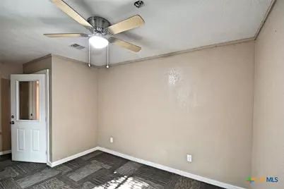 1111 N Walnut Avenue #307, New Braunfels, TX 78130 - Photo 5