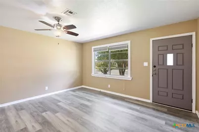 907 Apple Street, Fredericksburg, TX 78624 - Photo 5