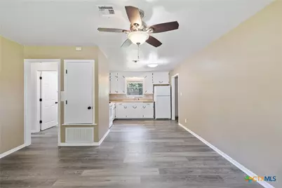 907 Apple Street, Fredericksburg, TX 78624 - Photo 13