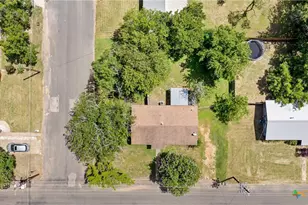 907 Apple St, Fredericksburg, TX 78624 - Photo 33