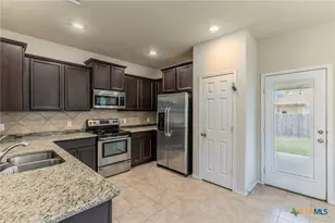 1304 Emerald Gate Dr, Temple, TX 76502 - Photo 5