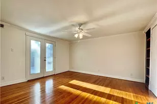 2001 E Forrest St, Victoria, TX 77901 - Photo 11